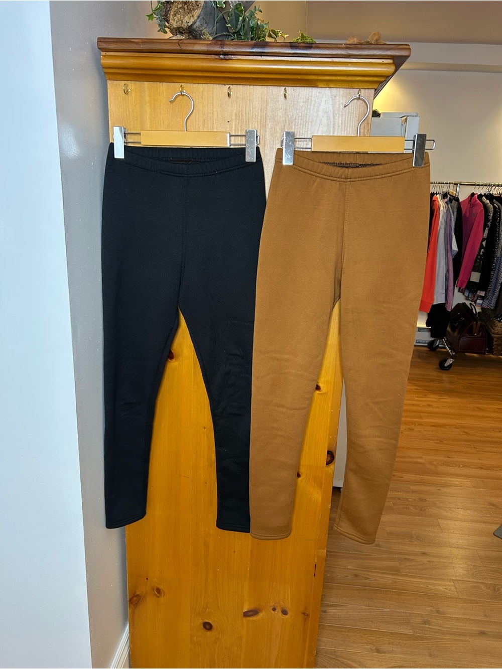 Everyday Pull-On Leggings — Black & Brown